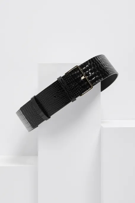 Curea de piele cu ștanțare