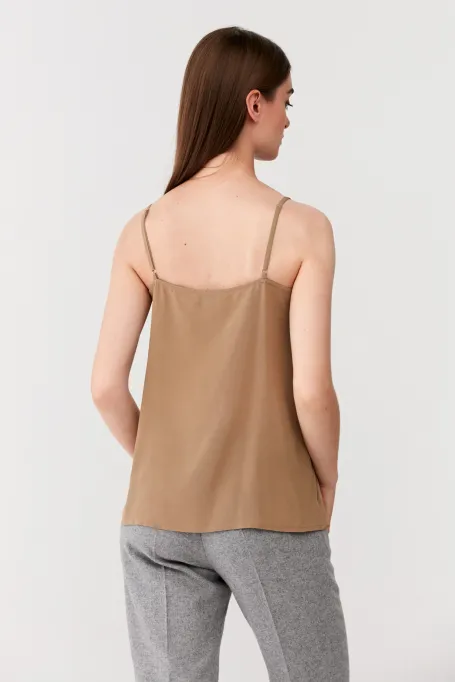 Top de mătase bej cu bretele subțiri