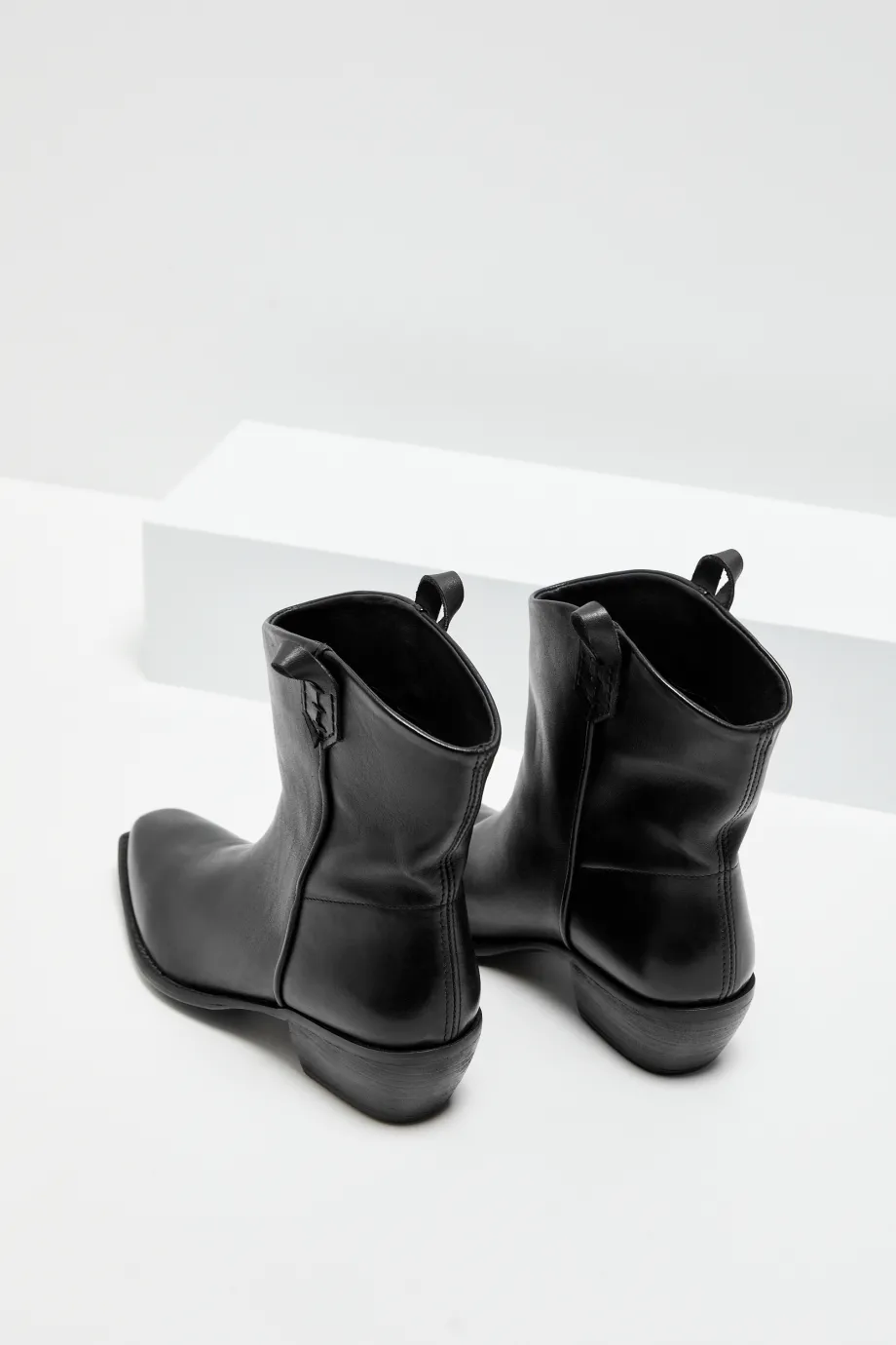 Pantofi din piele cu vârful pătrat Pantofi din piele cu vârful pătrat