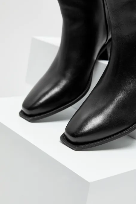 Pantofi din piele cu vârful pătrat