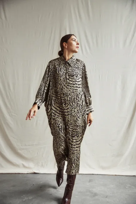 Rochie lejeră cu nasturi Rochie lejeră cu nasturi