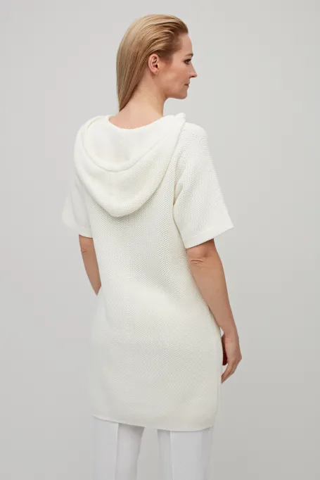 Tunică albă tricotată cu glugă