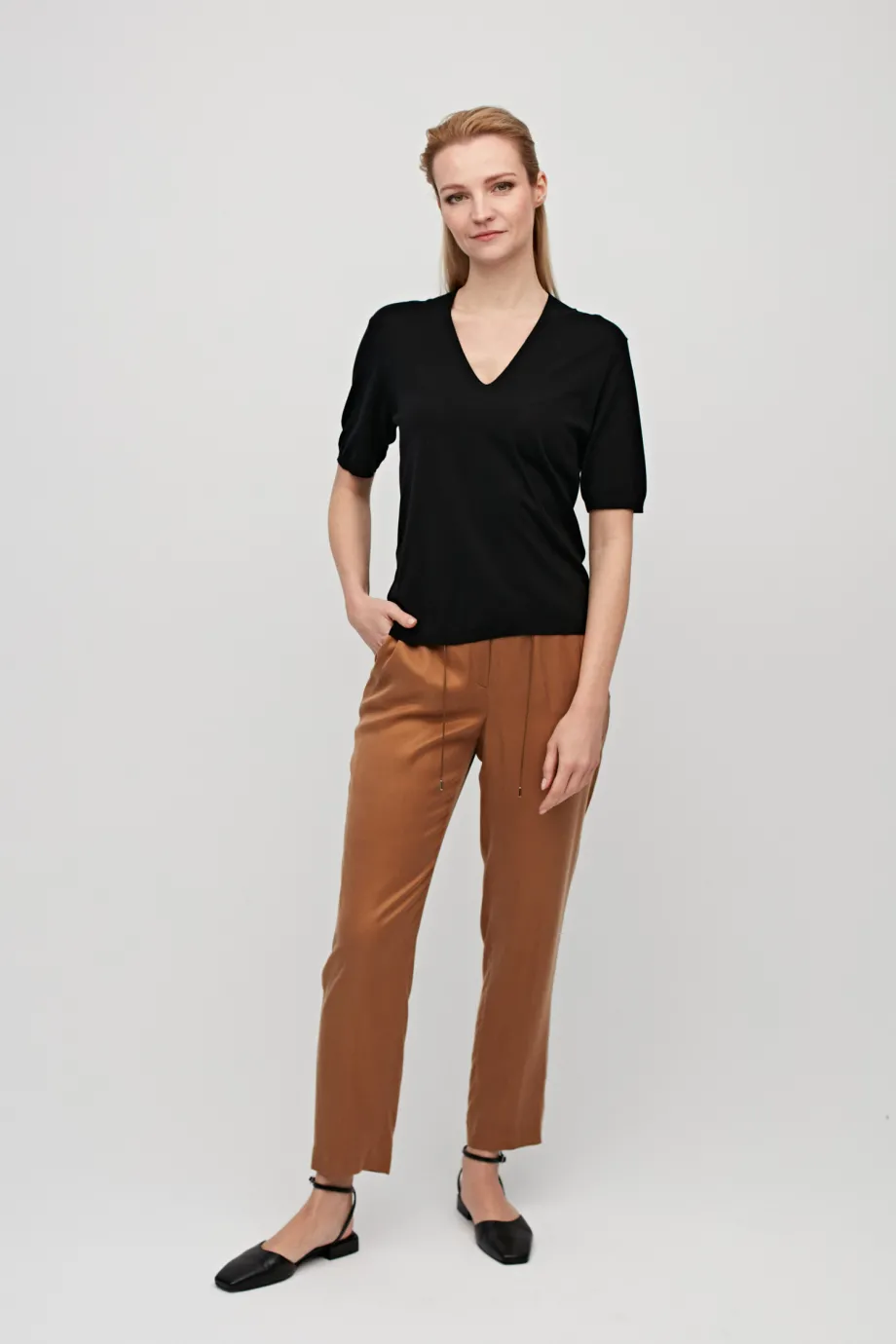 Cămașă neagră cu lână decolteu în V Cămașă neagră cu lână decolteu în V