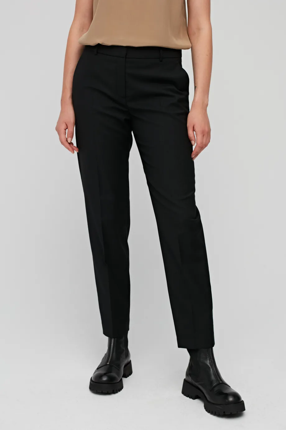 Pantaloni albaștri pentru costum Pantaloni albaștri pentru costum