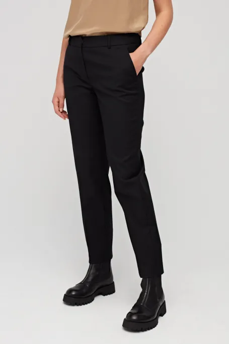 Pantaloni albaștri pentru costum