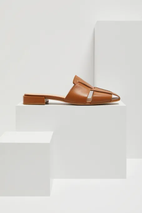 Sandale împletite din piele