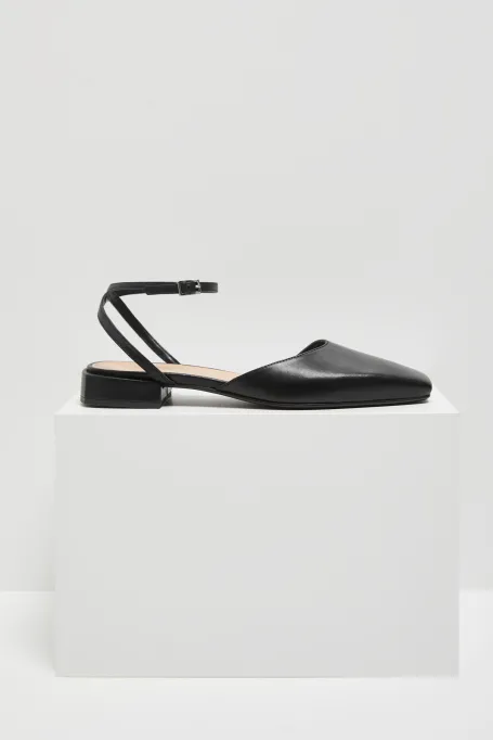 Cizme de piele negre cu închidere la gleznă