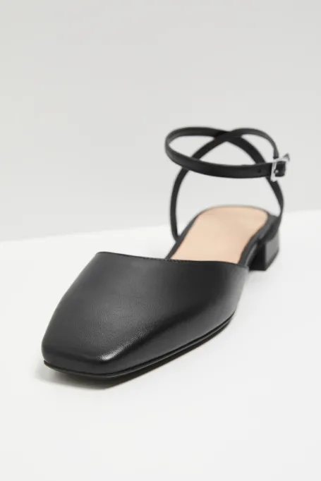 Cizme de piele negre cu închidere la gleznă Cizme de piele negre cu închidere la gleznă