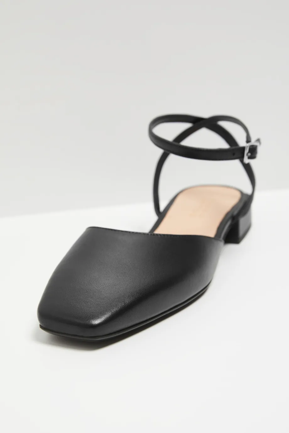 Cizme de piele negre cu închidere la gleznă Cizme de piele negre cu închidere la gleznă