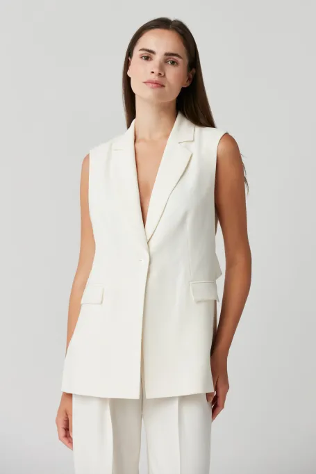 Bijuterie albă pentru costum