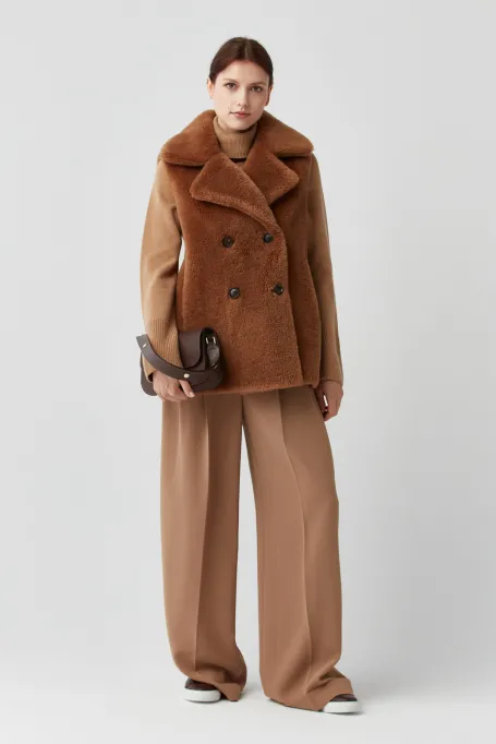 Dubleu din lână cu două rânduri de nasturi din blană de urs teddy