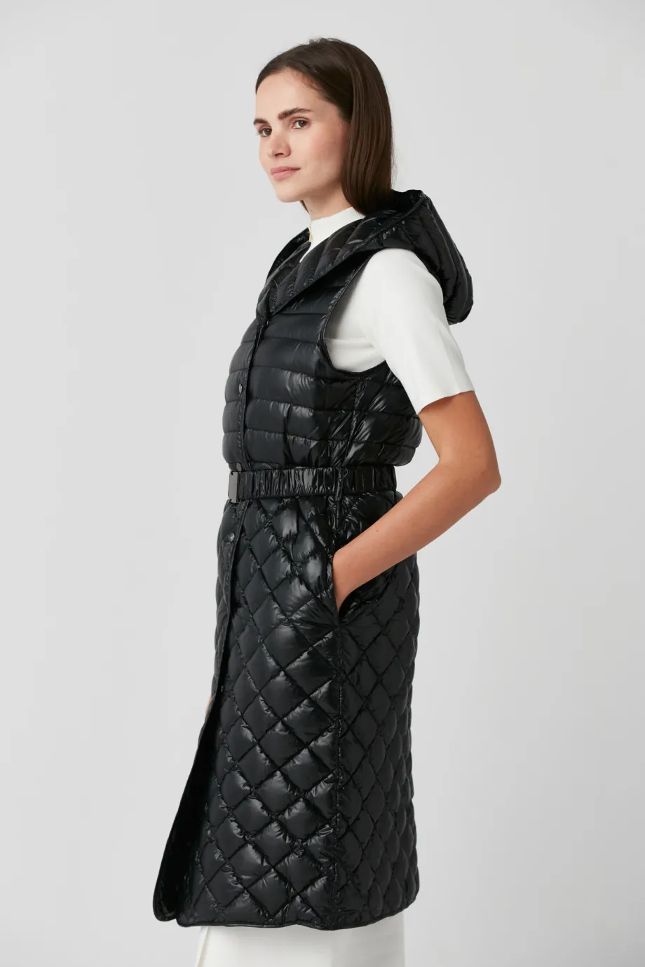 Dungă vestă neagră cu glugă Emma Dungă vestă neagră cu glugă Emma