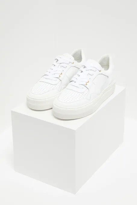 Pantofi sport albi din piele