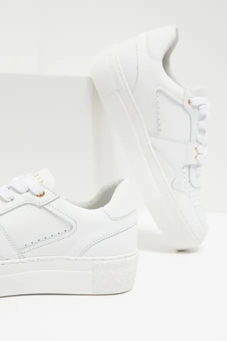 Pantofi sport albi din piele