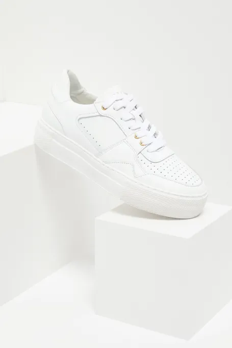 Pantofi sport albi din piele