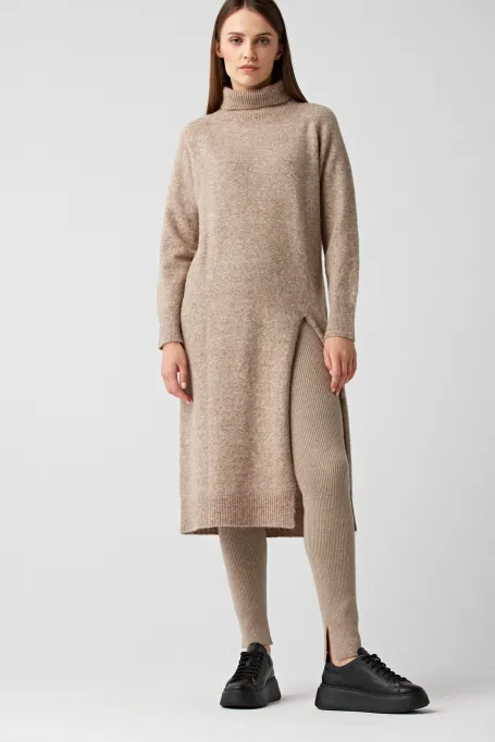 Tunică tricotată din lână de alpaca cu guler