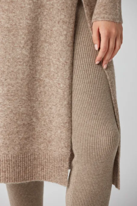 Tunică tricotată din lână de alpaca cu guler