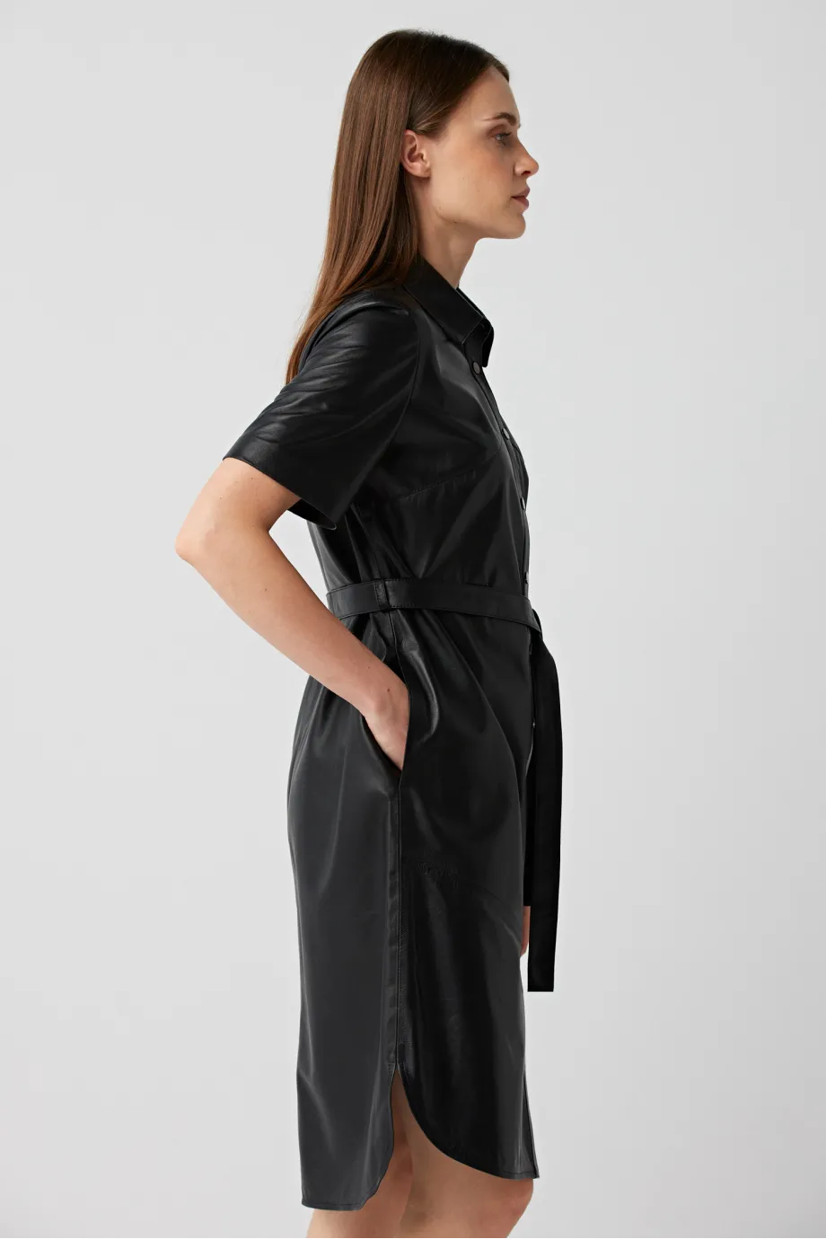 Rochie de piele neagră Rochie de piele neagră