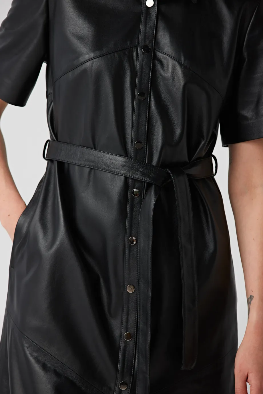 Rochie de piele neagră Rochie de piele neagră