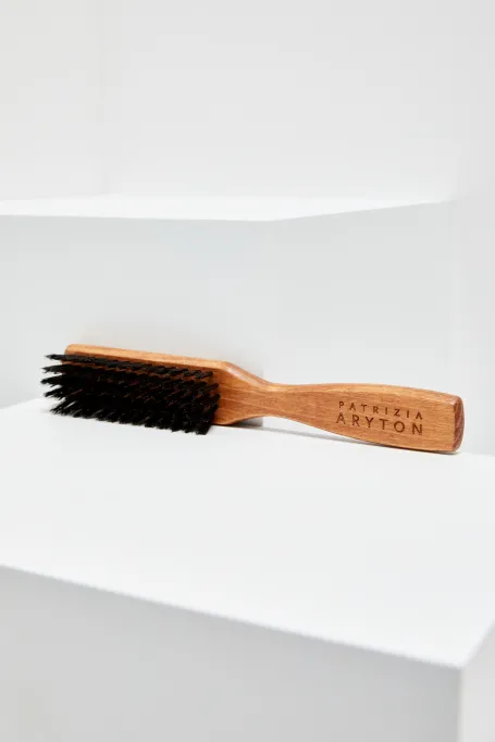 Perie de îngrijire a hainelor