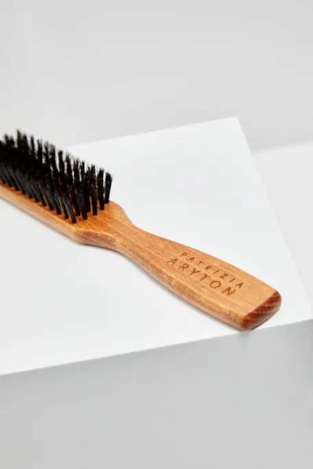 Perie de îngrijire a hainelor