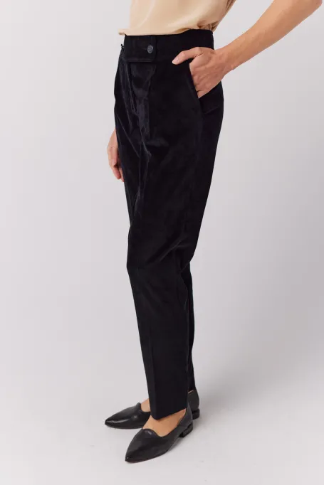 Pantaloni negri de catifea pentru costum Pantaloni negri de catifea pentru costum