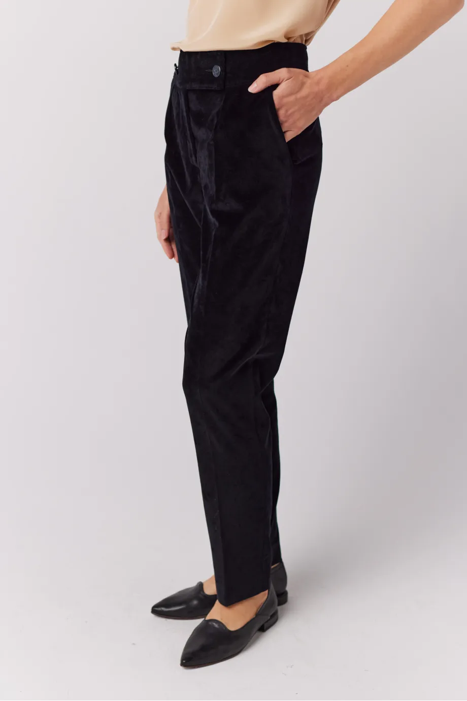 Pantaloni negri de catifea pentru costum Pantaloni negri de catifea pentru costum