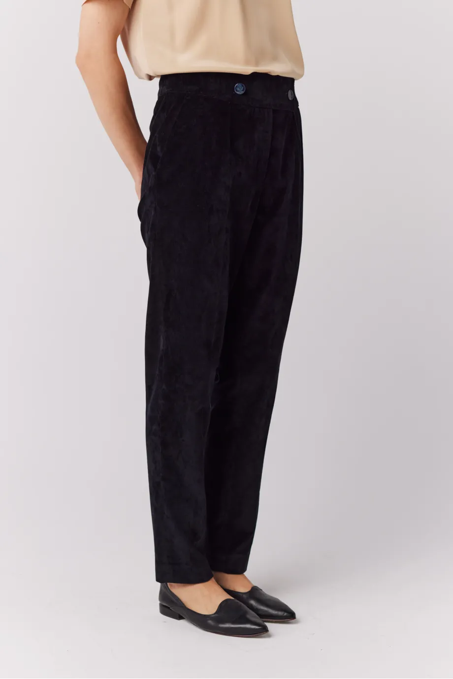 Pantaloni negri de catifea pentru costum Pantaloni negri de catifea pentru costum