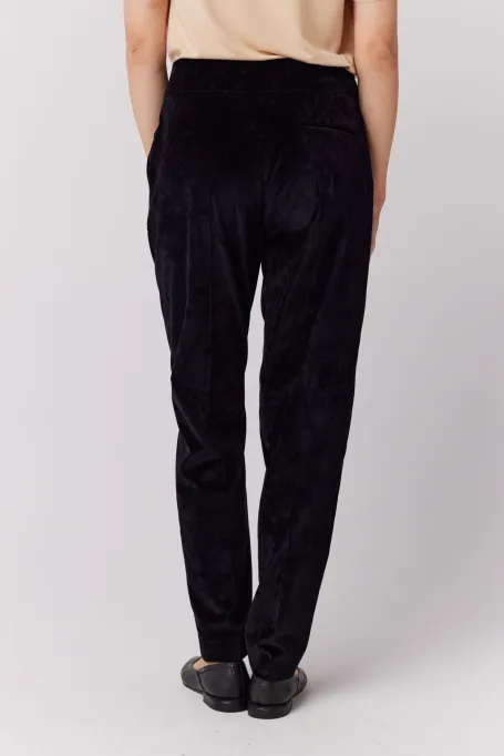 Pantaloni negri de catifea pentru costum Pantaloni negri de catifea pentru costum