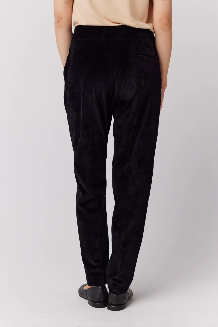 Pantaloni negri de catifea pentru costum Pantaloni negri de catifea pentru costum