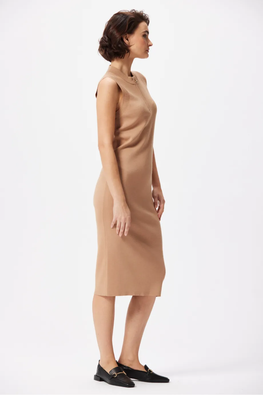 Rochie midi camel ajustată fără mâneci Rochie midi camel ajustată fără mâneci