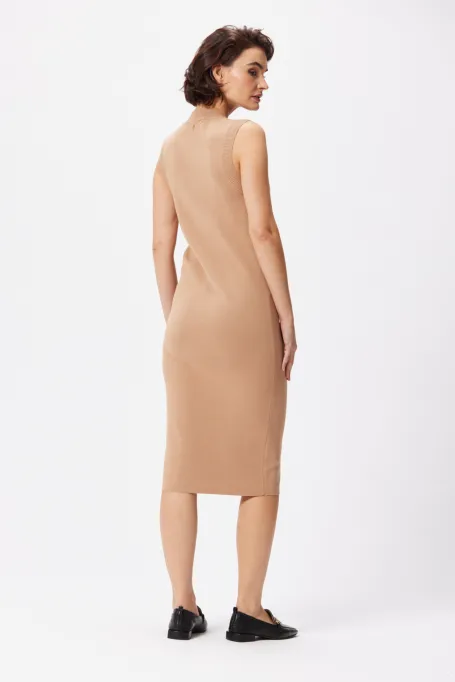Rochie midi camel ajustată fără mâneci
