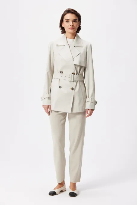 Trenci scurt cu curea