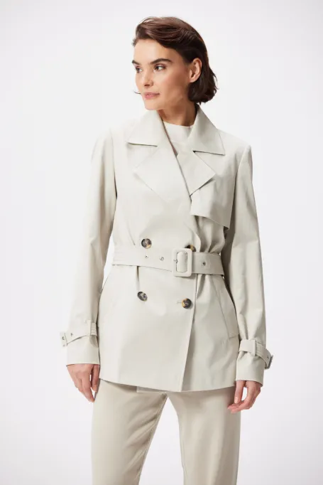 Trenci scurt cu curea