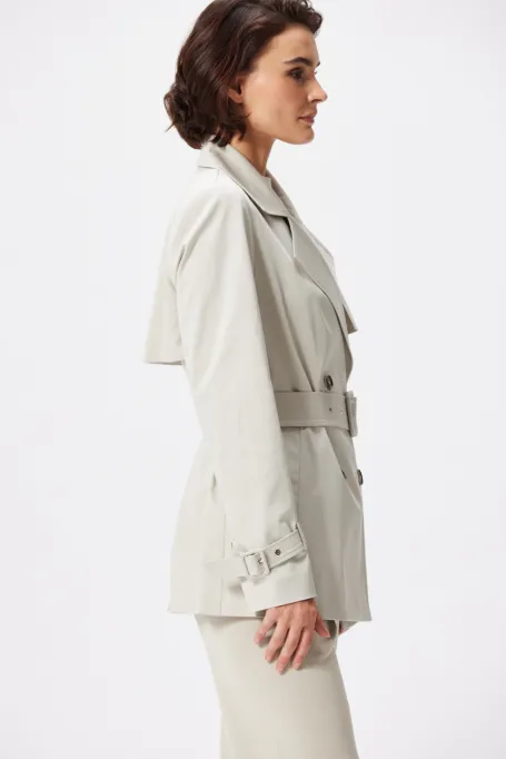 Trenci scurt cu curea