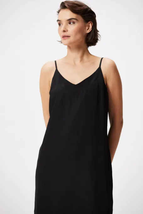 Rochie de mătase neagră