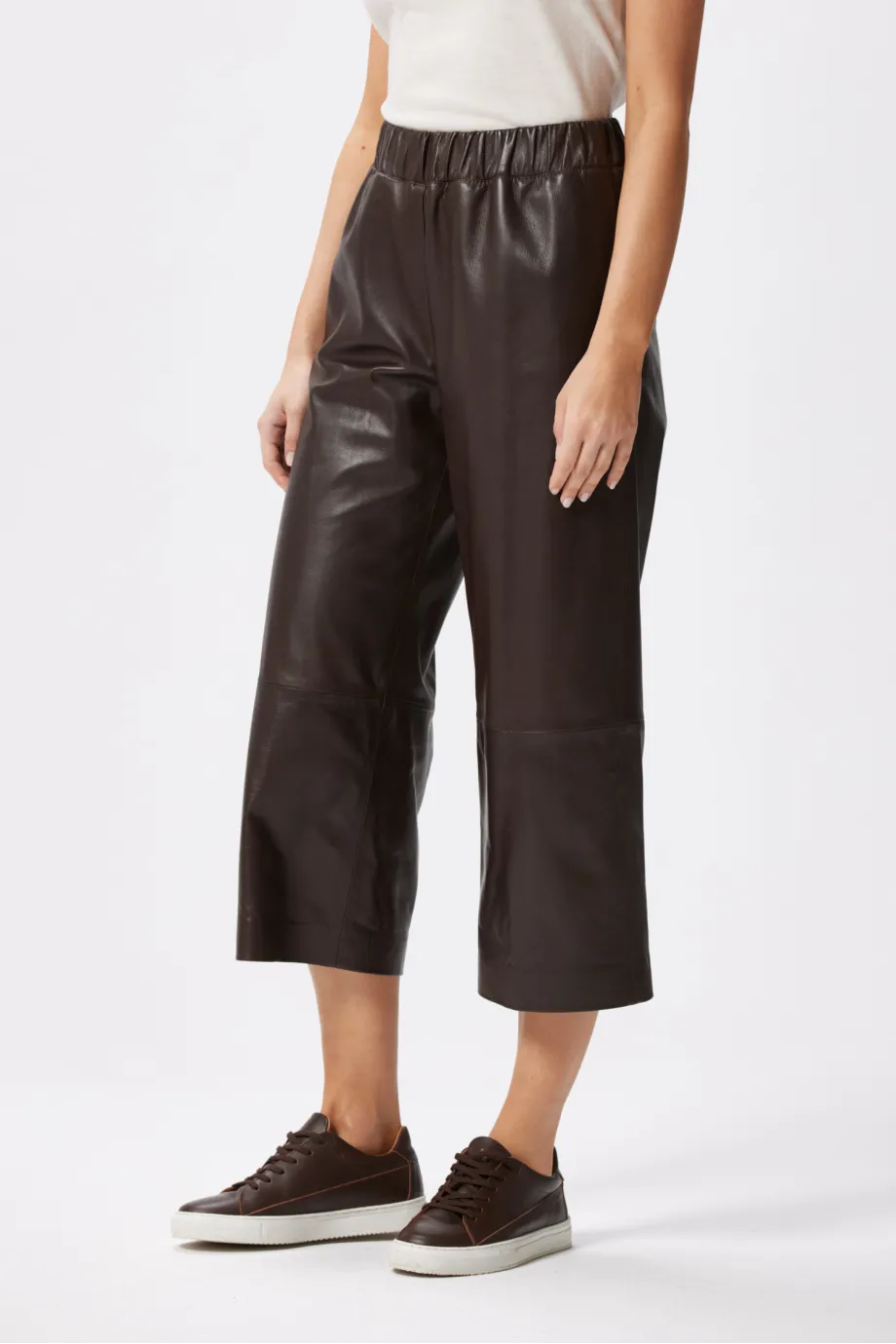 Pantaloni din piele cu picioare largi Pantaloni din piele cu picioare largi