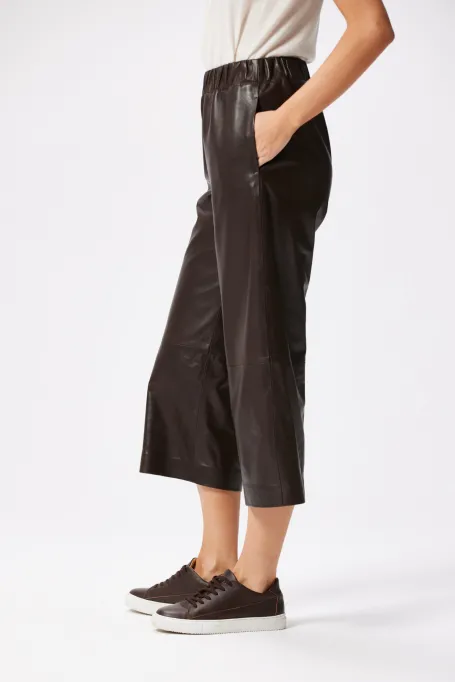 Pantaloni din piele cu picioare largi Pantaloni din piele cu picioare largi