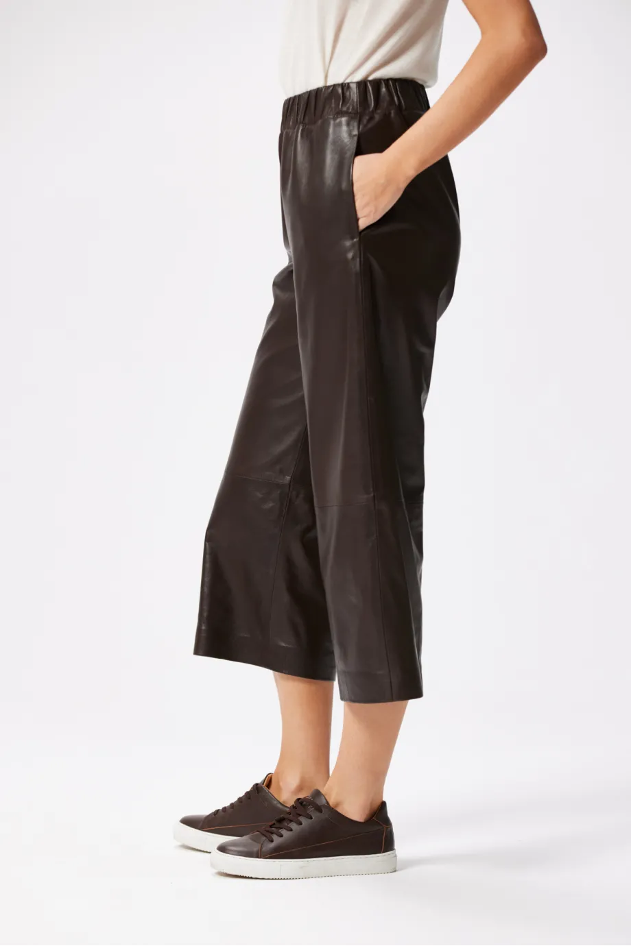 Pantaloni din piele cu picioare largi Pantaloni din piele cu picioare largi