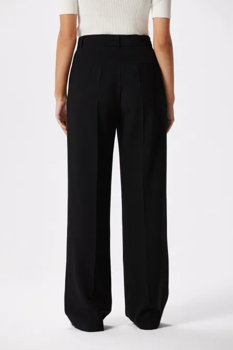 Pantaloni negri largi pentru costum