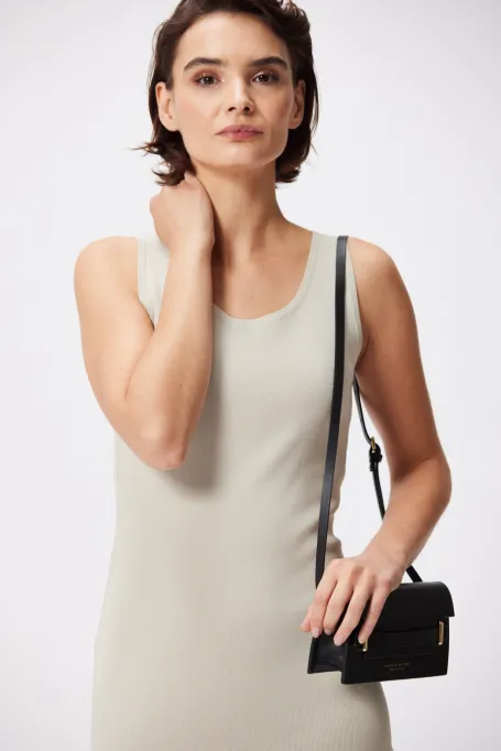 Bej rochie midi fără mâneci