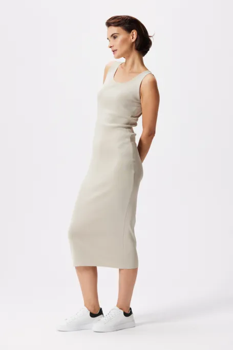 Bej rochie midi fără mâneci