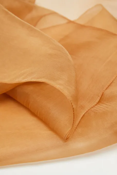 Szal z jedwabiu camelowy