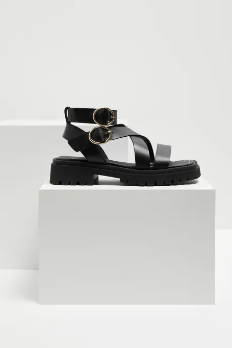 Sandale negre din piele