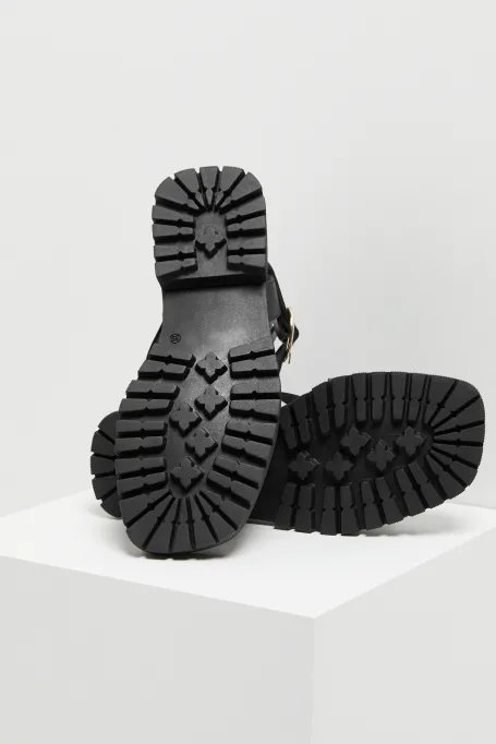 Sandale negre din piele