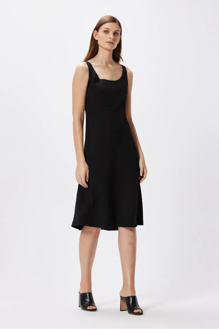 Rochie midi neagra cu bretele late Rochie midi neagra cu bretele late
