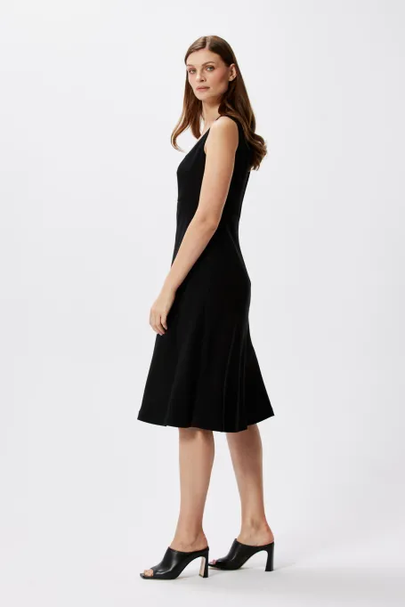 Rochie midi neagra cu bretele late Rochie midi neagra cu bretele late