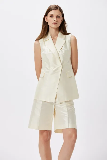 Vesta de mătase pentru costum