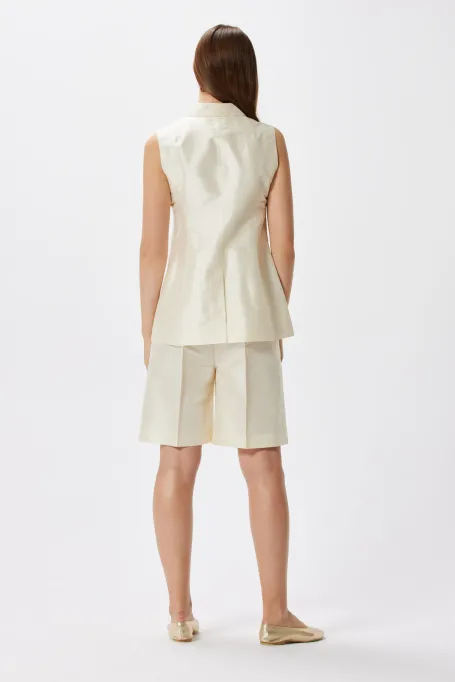 Vesta de mătase pentru costum