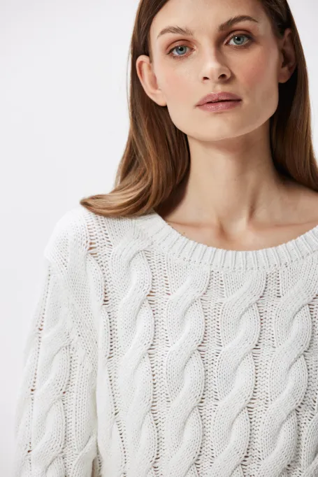 Pulover alb cu cabluri
